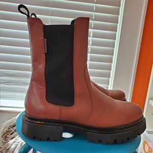 Bullboxer Saint Chelsea Boot | size 9